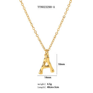 Vente en gros de colliers en acier inoxydable sans décoloration collier à chaîne cubaine en plaqué or 18 carats avec pendentif lettre <span class=keywords><strong>Initia</strong></span> - Product Image 6
