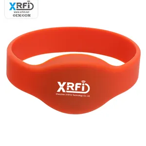 125Khz 13.56MHz không thấm nước RFID bệnh viện Vòng đeo tay NFC Vòng đeo tay phòng tập thể dục RFID Silicone dây đeo cổ tay