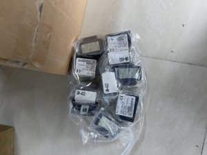 Bloque de Contactos Auxiliares Mitsubishi UN-AX2 100% Nuevo y Original - Product Image 1