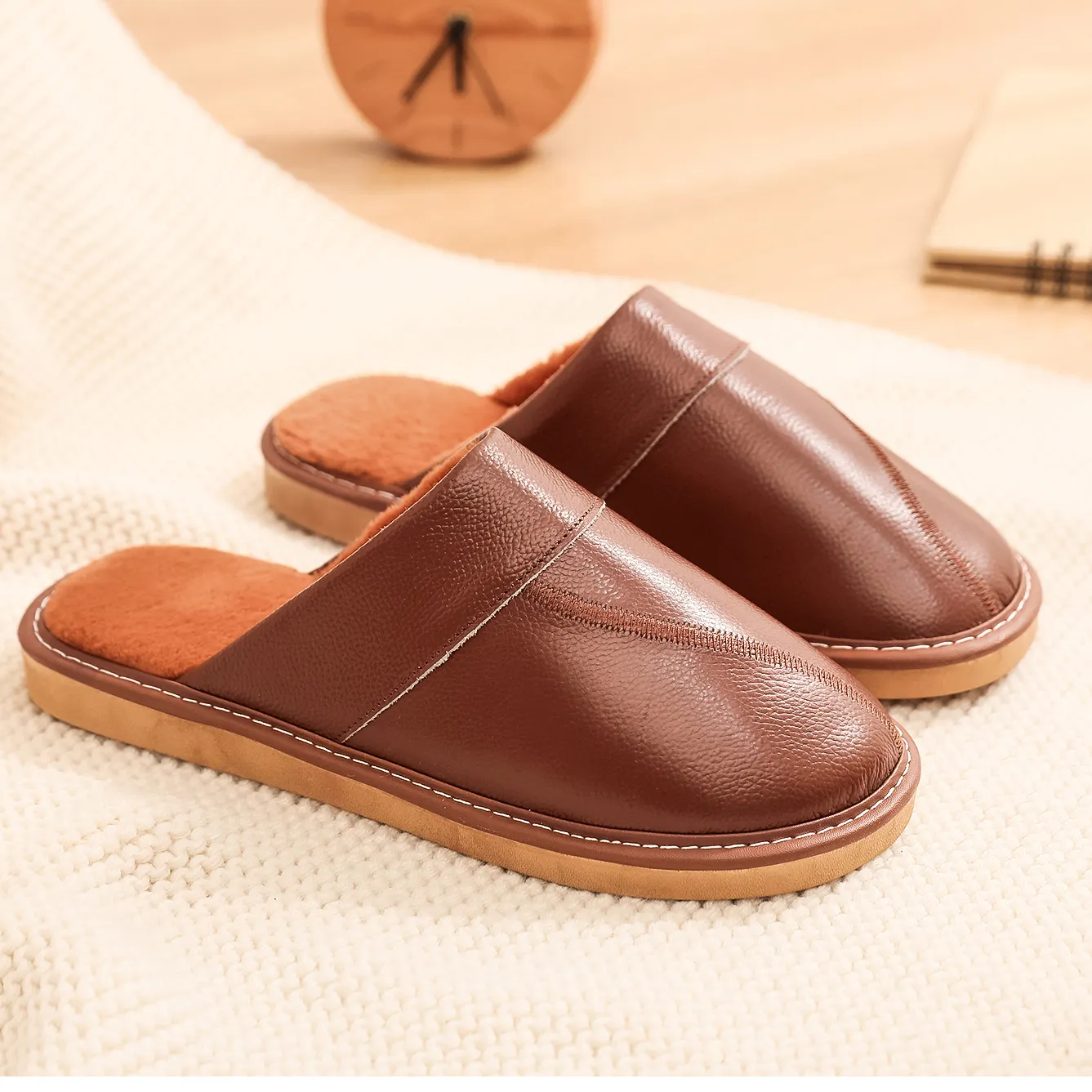 Hot Sales Fashion Huis Slipper Man Lederen Thuis Anti Slip Mannen Winter Slippers Voor Groothandel