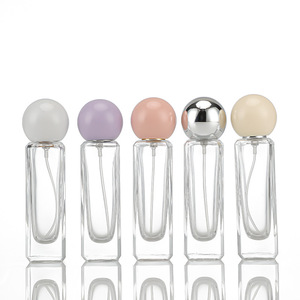 Nuovo Design Atomizzatore da Viaggio Quadrato in Vetro Trasparente da 30ml con Fondo Spesso e Tappo a Sfera per Profumo - Product Image 2