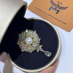 Broche en perle d'eau de mer blanche australienne, nouvelle collection automne-hiver, broche de collier à fleurs élégante et atmosphérique - Product Image 2