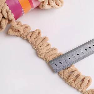 Chenille hinchada para tejer a mano Cynthia Chenille hilo círculo esponjoso hilo de poliéster tejido a mano hilo de bucle de dedo - Product Image 3