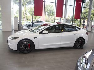 <span class=keywords><strong>Tesla</strong></span> <span class=keywords><strong>Model</strong></span> <span class=keywords><strong>3</strong></span> Tracción en todas las ruedas de alto rendimiento Nueva <span class=keywords><strong>batería</strong></span> de larga duración 5 asientos Vehículo de energía eléctrica Coche - Product Image 4