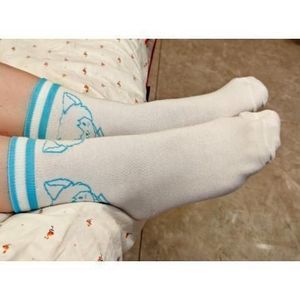 Calcetines antideslizantes con estampado animal para mujer, transpirables, absorbentes del sudor, para jóvenes de 18 a 40 años, estilo color block en negro, blanco y azul - Product Image 2