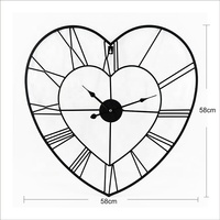 Horloge murale en fer minimaliste, surdimensionnée, moderne et mignonne en forme de cœur, vente en gros