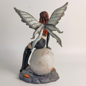 Statuetta di Fata in Resina di Alta Qualità per Natale; Fata delle Fiori Seduta Dipinta Ecologica per Decorazione Casa - Product Image 5