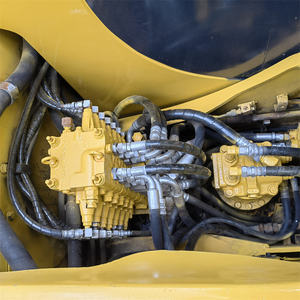 รถขุดตีนตะขาบ PC60/PC55 มือสอง 6 ตัน พร้อมเครื่องยนต์ มอเตอร์ ปั๊ม ระบบไฮดรอลิกครบชุด - Product Image 5