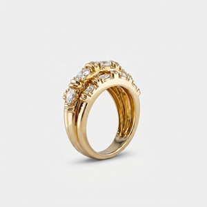 Ensemble de trois bagues empilables personnalisées d'inspiration vintage avec diamant de laboratoire ovale / moissanite en or 9K, 14K, 18K et platine - Product Image 4