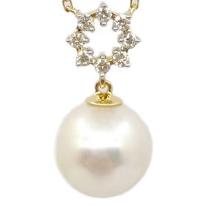 Collar Clásico de Oro Amarillo de 18K con Colgante de Perla de Agua Dulce con Incrustaciones de Diamantes y Cadena - Product Image 2