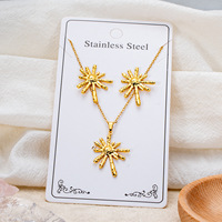 Kalung Liontin Bunga Berlapis Emas 18k PVD Anting-Anting Baja Tahan Karat 316L Set Perhiasan Vintage Chic Tahan Air Hipoalergenik