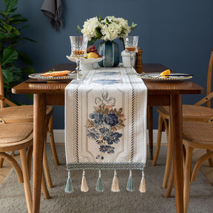 <span class=keywords><strong>Chemin</strong></span> <span class=keywords><strong>de</strong></span> <span class=keywords><strong>table</strong></span> long bleu moderne <span class=keywords><strong>de</strong></span> luxe 32x220 32x240 en chenille jacquard avec plusieurs glands - Product Image 1