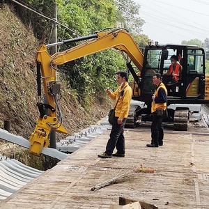 Excavatrice de construction d'autoroute pour l'entretien des voies ferrées Sleeper Grab Grapple Ballast <span class=keywords><strong>Undercutter</strong></span> Vente à durée limitée - Product Image 6