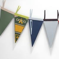 Nouvelle conception, vente en gros de fanions triangulaires en feutre personnalisés, bannière en feutre imprimée par sublimation, à suspendre