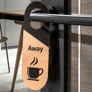Carte publicitaire personnalisée en plastique pour porte, avec motif tasse de café, pour hôtels, bureaux et salles de réunion (vente en gros) - Product Image 1
