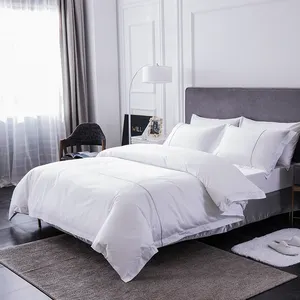 100% 棉缎条纹柔软酒店客房床单套装酒店床上用品和羽绒被套
