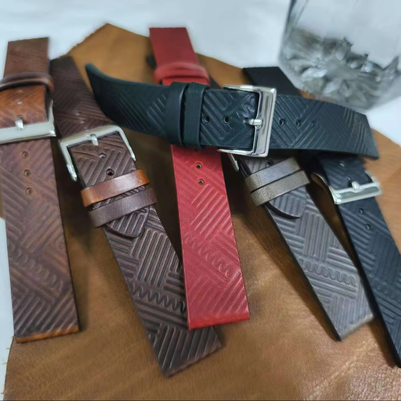 Customized high quality ODM design oil wax calfskin flat watch strap 18MM/20MM with stamped special lines pattern