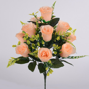 Rose Artificiali Fatte a Mano con Foglie di Seta Verde Morbide e Rami Multipli per Decorazioni Matrimoniali e Bouquet - Vendita Diretta dalla Fabbrica - Product Image 1
