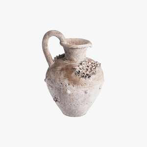 Este florero antiguo de cerámica con textura de arcilla similar a la de una almeja es perfecto para decorar una encantadora casa de estilo balinés. - Product Image 1