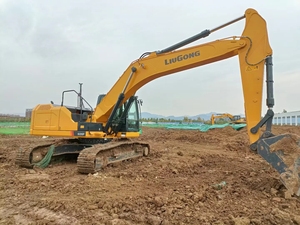 Excavadora de cadenas 926F de 26 toneladas, modelo 2026, de alta resistencia con motor Cummins B6.7, precio económico para venta en canteras y minería - Product Image 3