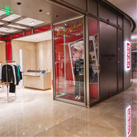 Ciondolo con Marchio Forge |   Espositori per Showroom di Moda e Chioschi per Abbigliamento per Centri Commerciali - Chiosco Mobile per Abbigliamento per Bancone Vendita al Dettaglio