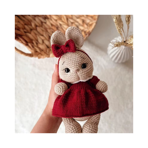 Superventas <span class=keywords><strong>Amigurumi</strong></span> vestido rojo suave bebé conejito juguetes etiqueta personalizada mano ganchillo niños sonajero y <span class=keywords><strong>mordedor</strong></span> - Product Image 1