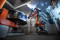 Robot de soudage automatique KUKA avec PLC et moteur 6KW, charge utile 12 KG, répétabilité 0,03 mm pour panneaux de carrosserie