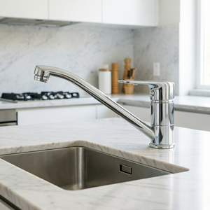 Robinet de cuisine moderne monotrou à levier unique en alliage de zinc chromé avec cartouche céramique, idéal pour hôtels et appartements - Product Image 4