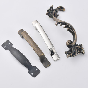 Jingmao Hardware Antique Style Zinc Alloy Drawer Cabinet Handle 75mm 113mm Bar Traditional Design - Product Image 4