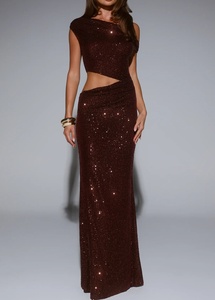 Abito da sera lungo sexy bordeaux con glitter, scollo a barca, cut-out, elegante per feste, balli di fine anno, matrimoni e occasioni speciali - Product Image 2