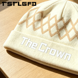 Gorros de Punto Personalizados con Logotipo Bordado al por Mayor, Gorro de Invierno de Punto Grueso con Patrón y Tela Suave, Fabricante de Gorros con Borde Reforzado - Product Image 3