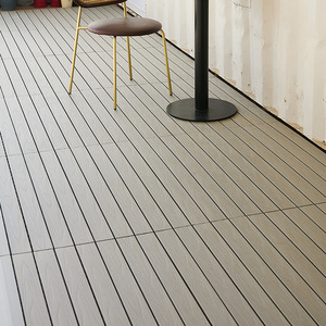 Planches de terrasse en WPC co-extrudé de deuxième génération, à emboîtement DIY, pour la rénovation des sols extérieurs de balcons, patios et jardins - Product Image 4
