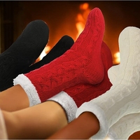 Pantoufle pour femme doux épais hiver couleur unie torsion chaussettes adhésif et distribuer confortable antidérapant maison sol pantoufles chaussette pour femmes
