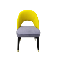 Chaise de salle à manger de luxe contemporaine et robuste, avec cadre en bois et revêtement en tissu doux, pour hôtels, villas, halls et restaurants résidentiels