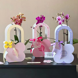Scatola per Bouquet di Fiori Fai-da-Te per la Festa della Mamma, Confezione Regalo Biodegradabile con Illustrazioni Fatte a Mano e Lacci - Product Image 2