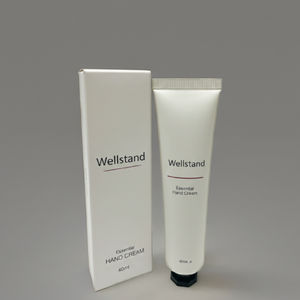 Crème pour les mains hydratante et nourrissante au beurre de karité infusé à la vitamine C, parfum vanille et herbes, pour les voyages et l'usage quotidien - Product Image 1