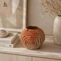 Vase à fleurs en céramique moderne Jossin, finition terre cuite, avec texture à découpes en spirale, pour table de salon et décoration intérieure