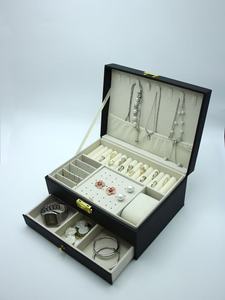 กล่องใส่เครื่องประดับหนังแท้สีดำทรงสี่เหลี่ยมผืนผ้า พร้อมกุญแจล็อค - กล่องเก็บของระดับไฮเอนด์ พร้อมโลโก้สั่งทำและส่วนประกอบโลหะ - Product Image 2