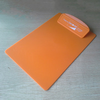 Porte-documents publicitaire personnalisé avec logo, simple face, en plastique, avec pince robuste pour la publicité