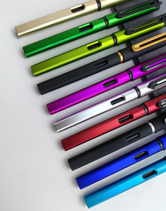 Quà tặng khuyến mãi giveaway nhựa bóng điểm bút biểu tượng tùy chỉnh in mang nhãn hiệu Logo đa màu sắc quảng cáo bút bi - Product Image 3