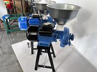 Machine commerciale de broyage de céréales, de maïs, de soja, de blé, d'épices, d'herbes et de racines, à double usage humide et sec, en acier inoxydable 304