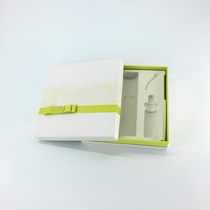 <span class=keywords><strong>Caja</strong></span> <span class=keywords><strong>de</strong></span> Regalo Ecológica Personalizada para Cuidado <span class=keywords><strong>de</strong></span> <span class=keywords><strong>la</strong></span> Piel con Cinta Verde e Inserto Moldeado a Medida, Empaque Botánico Premium para Sets <span class=keywords><strong>de</strong></span> Belleza - Product Image 3