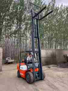 Chariot élévateur diesel Heli de marque chinoise, 98 % neuf, 3,5 tonnes, équipé d'un moteur à combustion interne certifié CE - Product Image 6