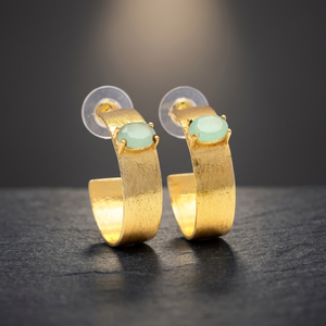 Aretes de Acero Inoxidable con Baño de Oro de 14K y Circonita, Diseño Étnico Infantil con Aro Dorado Rosa - Product Image 2