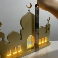 Ornement de table LED en bois en forme de mosquée dorée 33x30x4,5 cm avec croissant de lune et lumière chaude