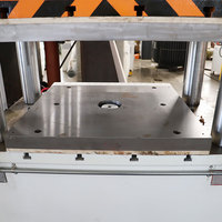 Presse hydraulique automatique de 315 tonnes avec PLC et plaque chauffante utilisée pour le système servo de pressage à chaud SMC