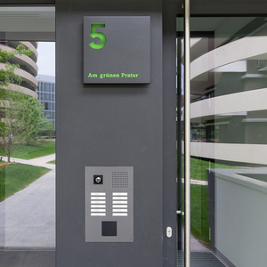 In piedi pilone Signage Display digitale per la pubblicità esterna efficace e segnaletica del prodotto illuminato a LED