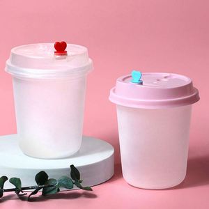 แก้ว PP U Cup 90 มม. พิมพ์โลโก้ได้ตามต้องการ แก้วพลาสติกแบบใช้แล้วทิ้งพร้อมฝาปิด สำหรับชาไข่มุก น้ำแร่ และน้ำผลไม้ ขนาด 12/16/24 ออนซ์ แบบใส - Product Image 1