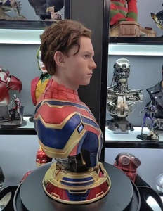 Busto de Iron Spider-Man de Tamaño Real con Cabeza de Silicona y Cabello Real, Figura de Resina de los Vengadores con Luz LED para Decoración de Cines y Centros Comerciales - Product Image 3