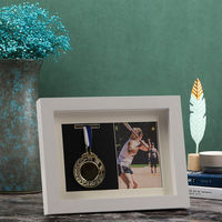 Tendance 2026 Cadre de présentation de médailles en bois avec emplacement photo, boîte à ombre à poser ou à fixer au mur pour médailles sportives et récompenses de courses